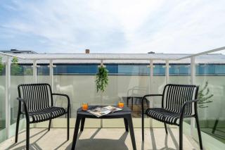 Cozy Apartment with Balcony with Underground Parking by Noclegi Renters - 7