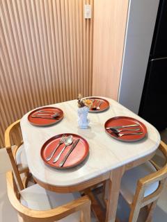 Spacious 2BR Near SM Novaliches 3 Beds with WIFI - 4