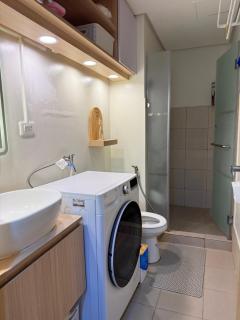 Spacious 2BR Near SM Novaliches 3 Beds with WIFI - 2