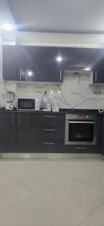 Appartement moderne de 3 chambres avec vue sur la mer et balcons, à 5 minutes à pied des plages - 1