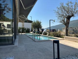 Stylish 4BR Villa with Pool near Porto Novi - 7