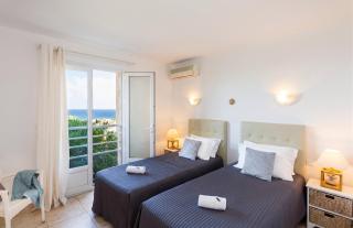 Villa avec Vue Panoramique et Piscine Privée à Corbara - 3