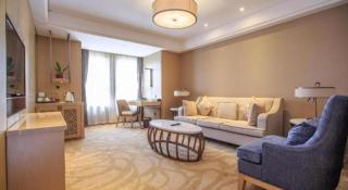Sky World Hotel Qingdao - 8