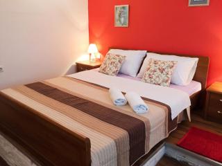 Charming Apartment in Oštarski Stanovi - Terrace - 7