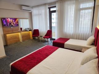 Golden Plaza Hotel & SPA - 3