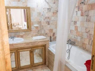 Chic Apartment in Casablanca with Shared Pool - 100 sqm - 3