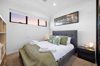 Magnificent Mt Lawley A Stunning Sepal Stay - 3