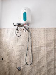 Elegant & Spacious Studio Bnb In Kisimani Heights Apt, Mombasa - 1