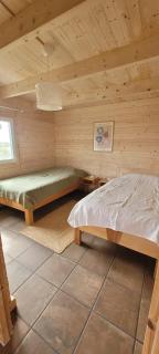 Gemütliches Holzhaus 2 auf der Quinta Oak Tree Land mit Weitblick & Pool - 7