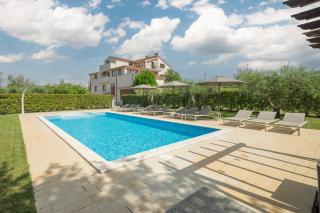Apartment Complex Vetrina-Shared Pool - Nova Vas - 9