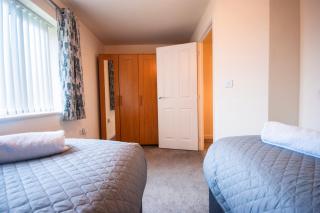 Spacious Luxurious Serviced Accommodation 2 - 8