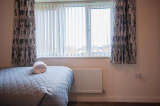Spacious Luxurious Serviced Accommodation 2 - 4