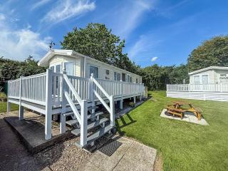 Beautiful Caravan With Decking & Wifi At Carlton Meres Park Ref 60002R - 0