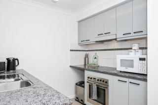 404 One BR Apartment in the Heart of Perth - 4
