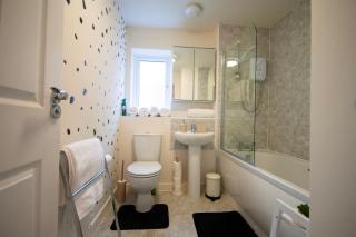 Spacious Luxurious Serviced Accommodation 2 - 3