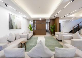 Prestigious Four Bedroom Villa & Maids room with Private Backyard in Gated Community - 2