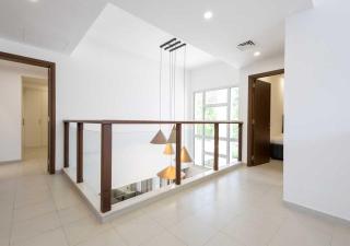 Prestigious Four Bedroom Villa & Maids room with Private Backyard in Gated Community - 1
