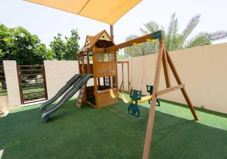 Prestigious Four Bedroom Villa & Maids room with Private Backyard in Gated Community - 5
