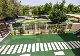 Prestigious Four Bedroom Villa & Maids room with Private Backyard in Gated Community - 4