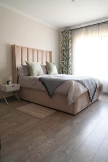 Urban Oasis 4bed2bath - 4