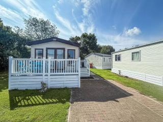 Beautiful Caravan With Decking At Carlton Meres Holiday Park, Suffolk Ref 60022M - 9