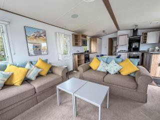 Beautiful Caravan With Decking At Carlton Meres Holiday Park, Suffolk Ref 60022M - 5