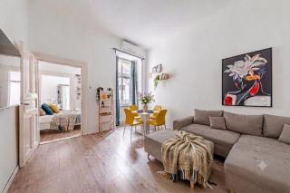 Grand Boulevard Apt Cozy Charm AC, Huge Smart TV - 0