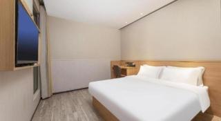 IU Hotel Wujiang Huadong Business City Tongli - 1