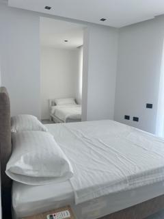 RoyalBay Lux Apartments - 5