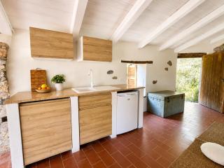 Private Steinvilla mit Dachterrasse, Pizzaofen und Badefluss 30 Min zum Meer - 1