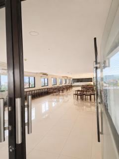 Shared room near country mall - 2