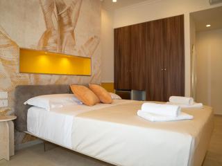 ELYRA Rooms - 9