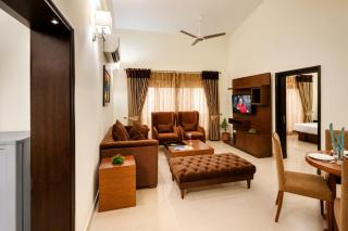 The Golden Suites & Spa, Calangute, 5 mins odd drive to the beach - 5