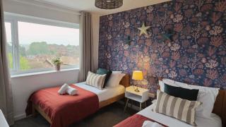 Popular with families - Cinder Hill - 2