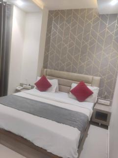 Hotel New Empire - 1