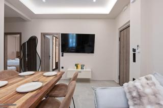 Central Luxury Jacuzzi - Luxury Living Nydri - 4