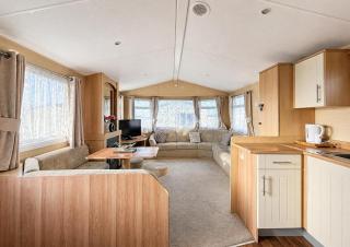 Homely 8 Berth Caravan At Harts Holiday Park In Kent Ref 74018B - 7