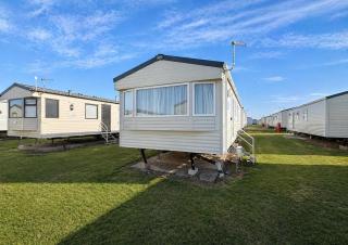 Lovely 6 Berth Caravan At Harts Holiday Park In Kent Ref 74072B - 9