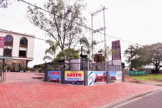 Mandu's Green Valley Resort - 1