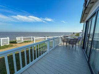 Beautiful Caravan With Stunning Sea Views At Haven Hopton Ref 80001H - 9