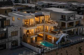 Paradise Palace home - 0