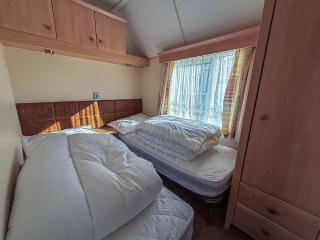 Luxury Caravan For Hire At Hopton Holiday Park With Full Sea Views Ref 80010H - 1