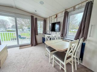 Brilliant 6 Berth Caravan For Hire At Haven Hopton In Norfolk Ref 80039G - 4