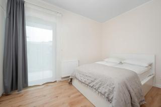 Modern Apartment with Air Conditioning and Parking by Renters Prestige - 9