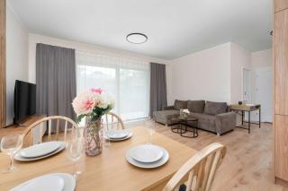 Modern Apartment with Air Conditioning and Parking by Renters Prestige - 1