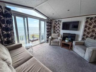 Stunning Caravan With Full Sea Views At Hopton Haven Ref 80044S - 3