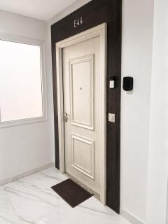 Luxury 2BR Apartment Private Jacuzzi 10mins From Airport - 1