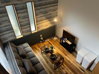 NEW OPEN Cozy Loft 5-Min Drive to Marine Messe Up to 4 Guests - 0