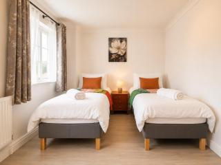 Modern 3BDR Family House in North Stifford - 7