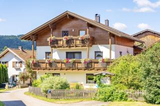 Hans-Girgl-Hof - 9